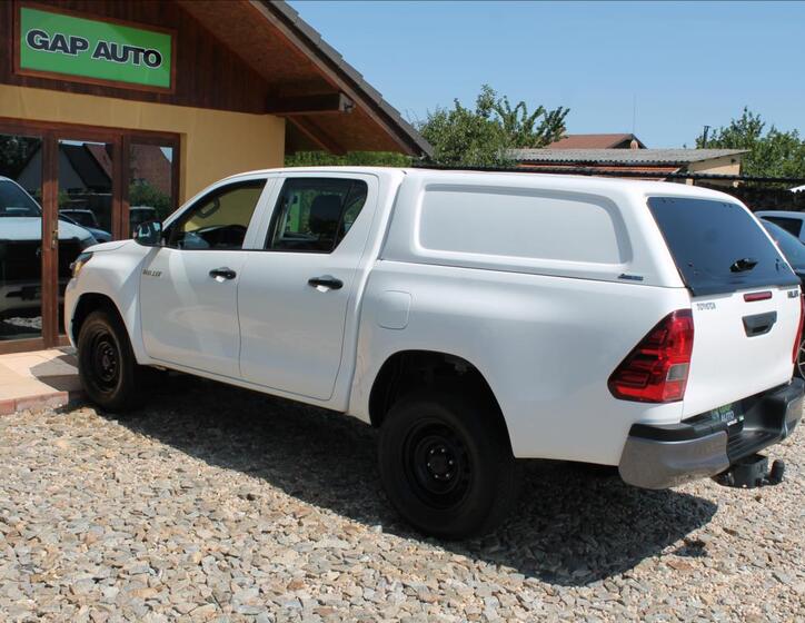 Toyota Hilux 4