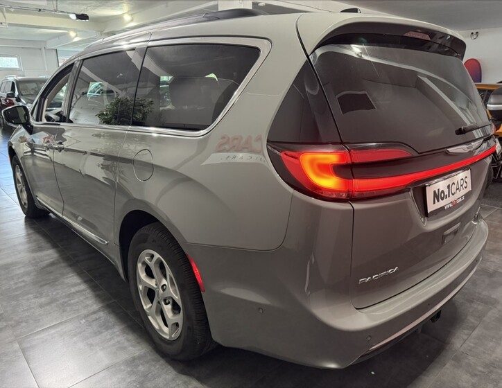 Chrysler Pacifica 4