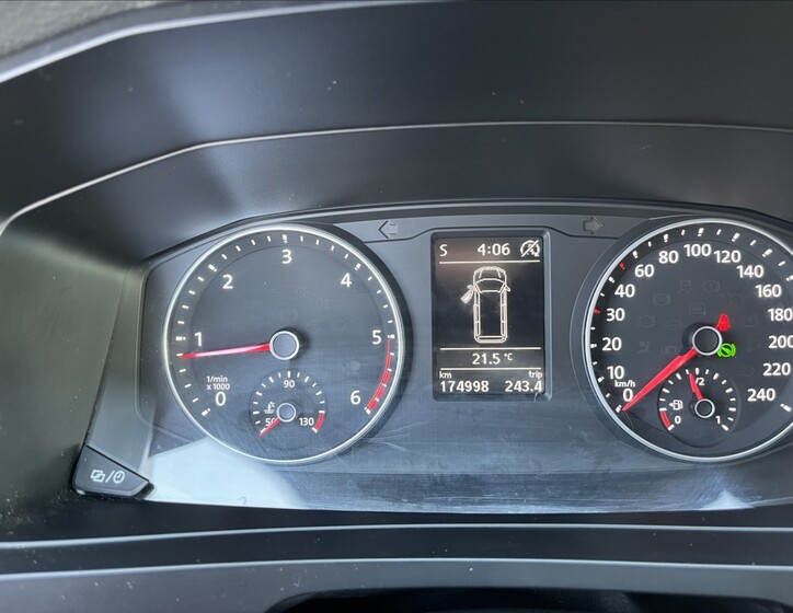 Volkswagen Caravelle 41