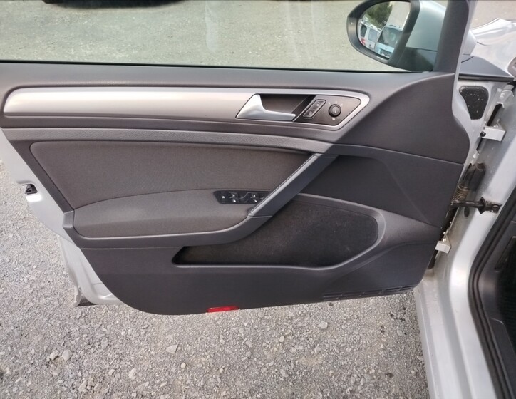 Volkswagen Golf 9
