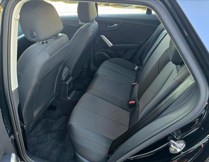 Audi Q2 13