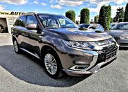 Mitsubishi Outlander 4