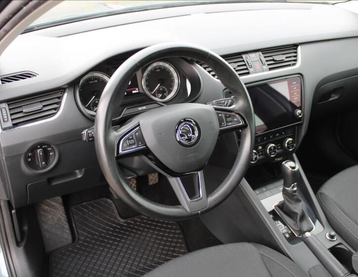 Škoda Octavia 10