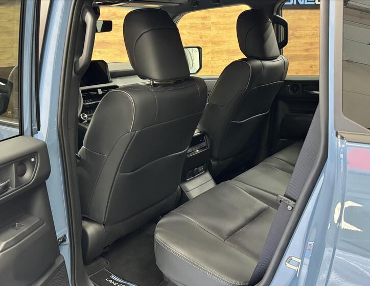 Toyota Land Cruiser 10