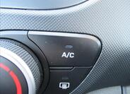 Hyundai i10 17
