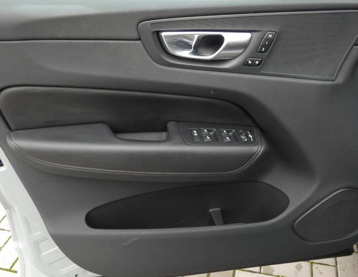 Volvo XC60 8
