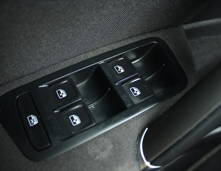Volkswagen Golf 20