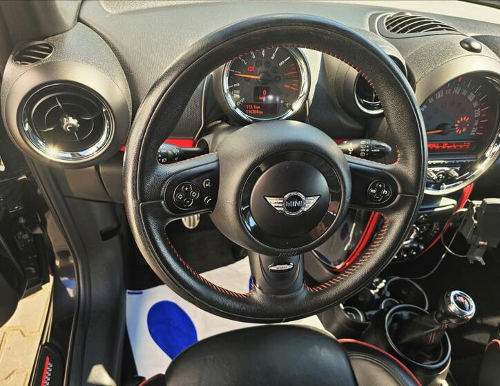 Mini Paceman 12