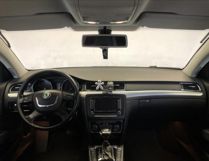 Škoda Superb 14