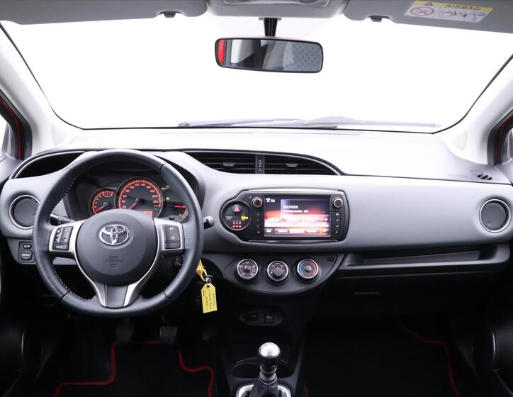 Toyota Yaris 21