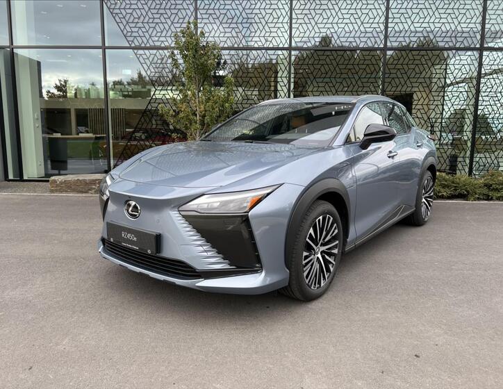 Lexus RZ 450e 2
