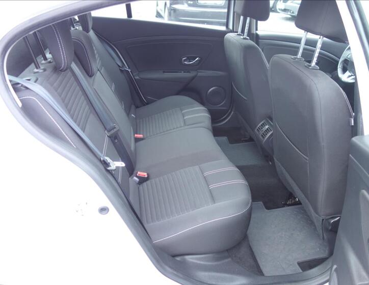 Renault Fluence 13
