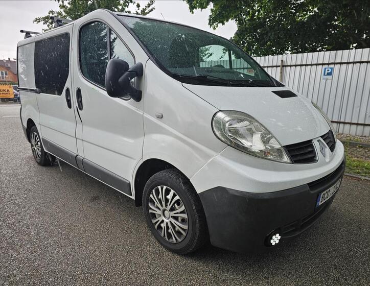 Renault Trafic 8
