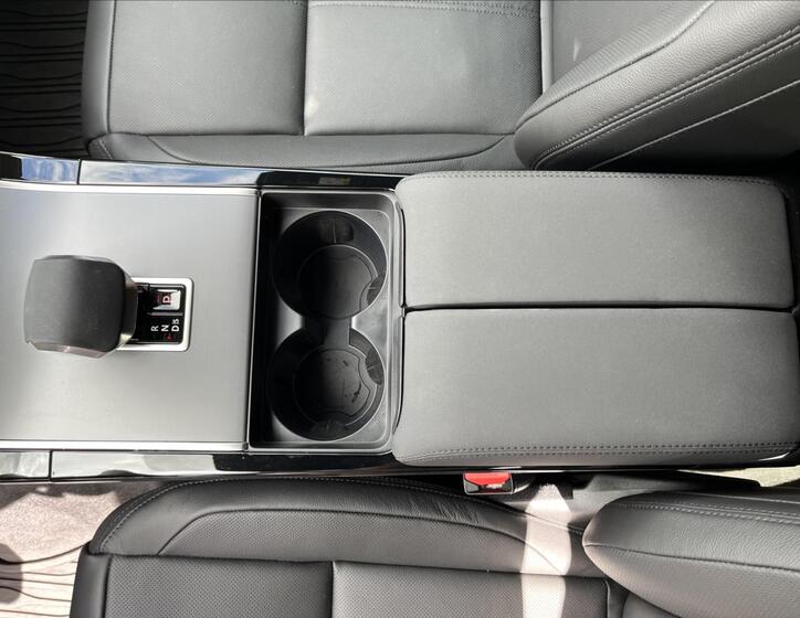 Land Rover Range Rover Velar 23