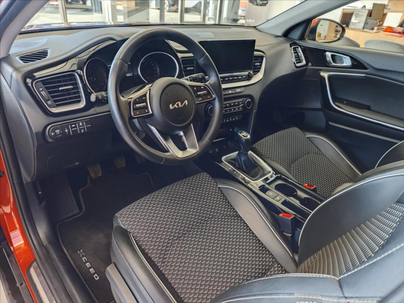 KIA XCeed 10
