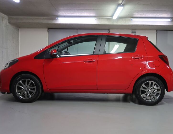 Toyota Yaris 8