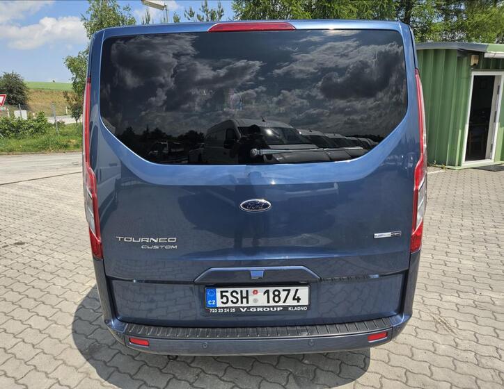 Ford Tourneo Custom 4