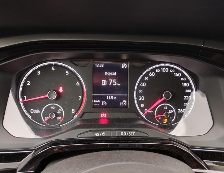 Volkswagen Polo 11