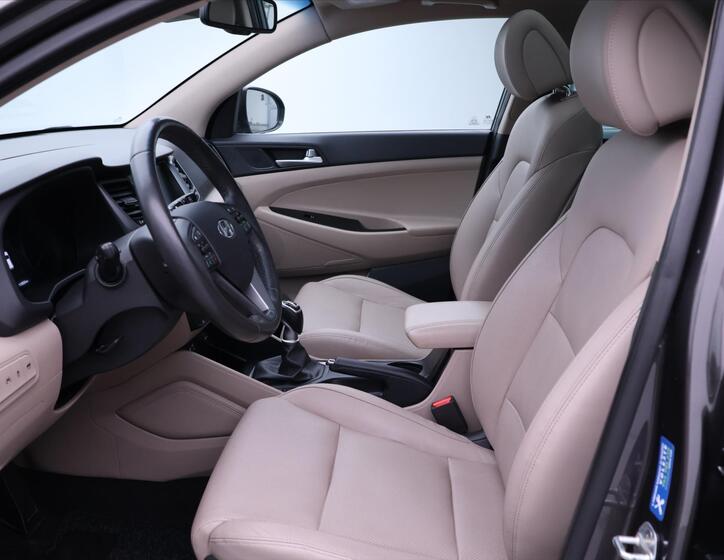 Hyundai Tucson 12