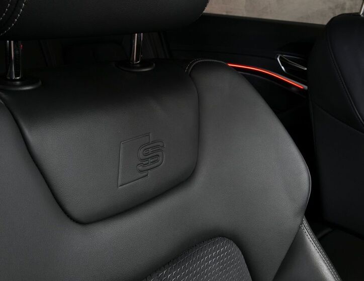 Audi e-tron 16