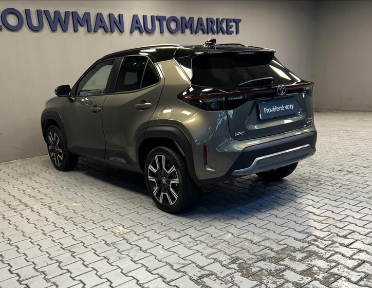 Toyota Yaris Cross 16