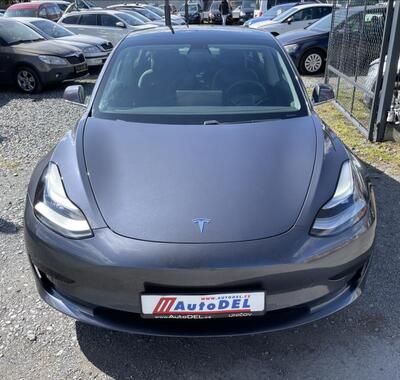 Tesla Model 3 9