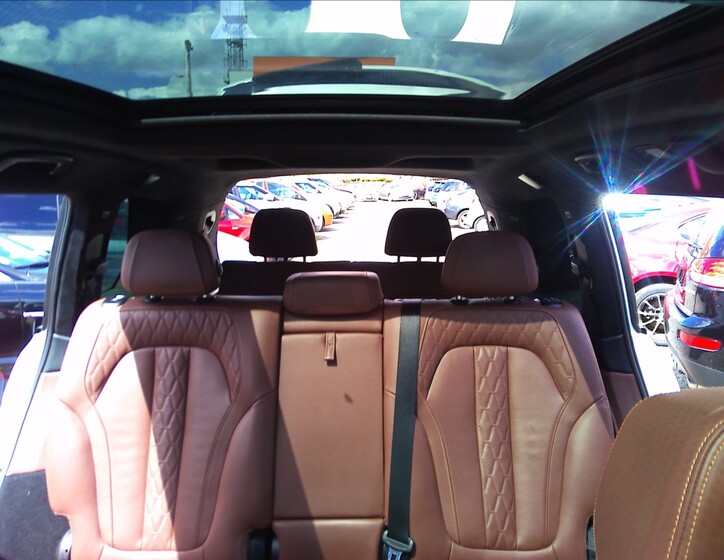 BMW X7 12