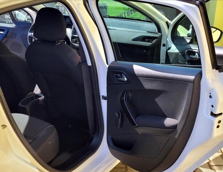 Peugeot 208 18