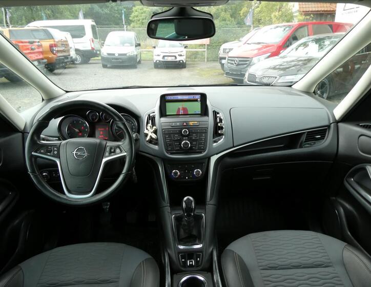 Opel Zafira 21