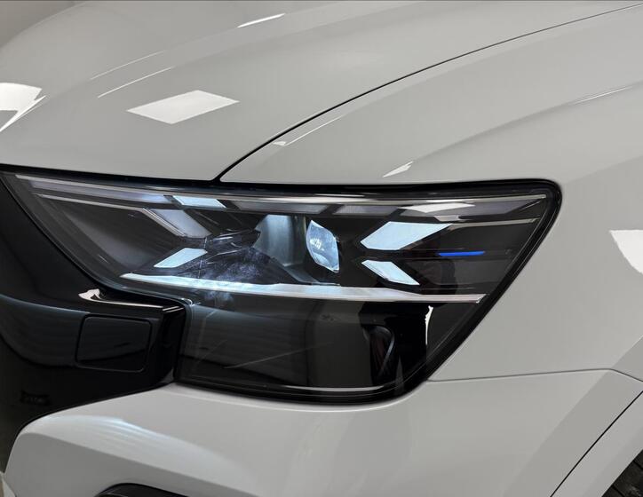 Audi Q8 33