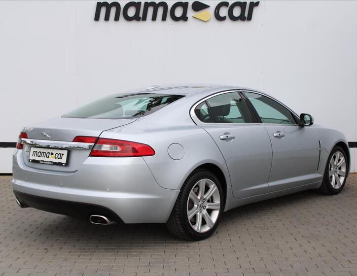 Jaguar XF 7