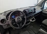 Mercedes-Benz Sprinter 9