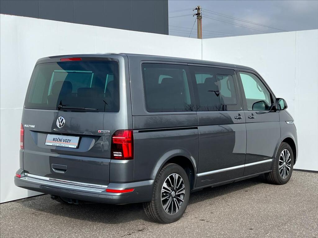 Volkswagen Multivan 2