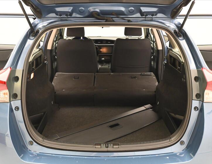 Toyota Auris 11