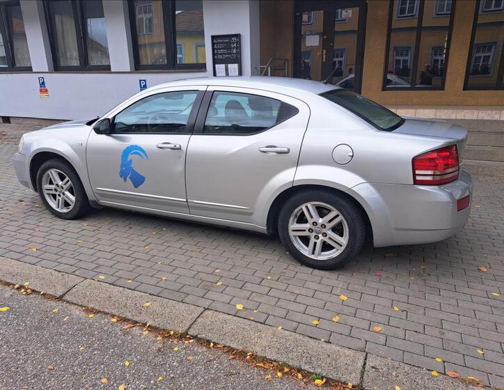 Dodge Avenger 6