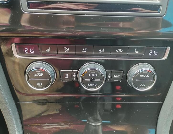 Volkswagen Golf 12