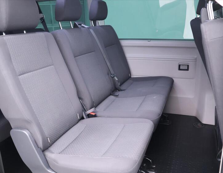 Volkswagen Caravelle 14