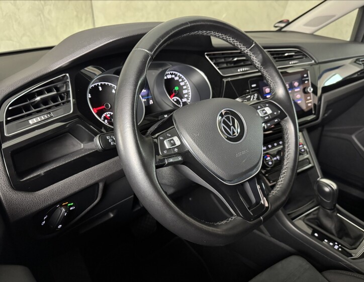 Volkswagen Touran 23