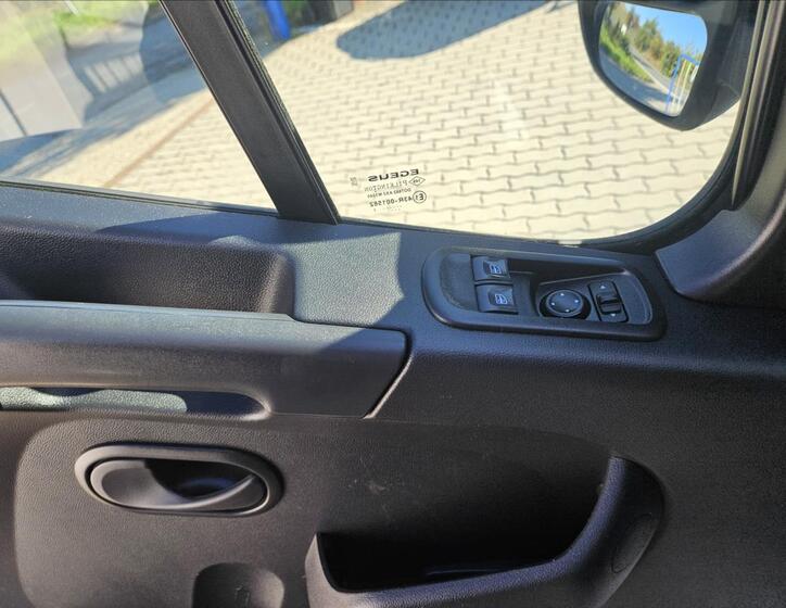 Renault Master 9