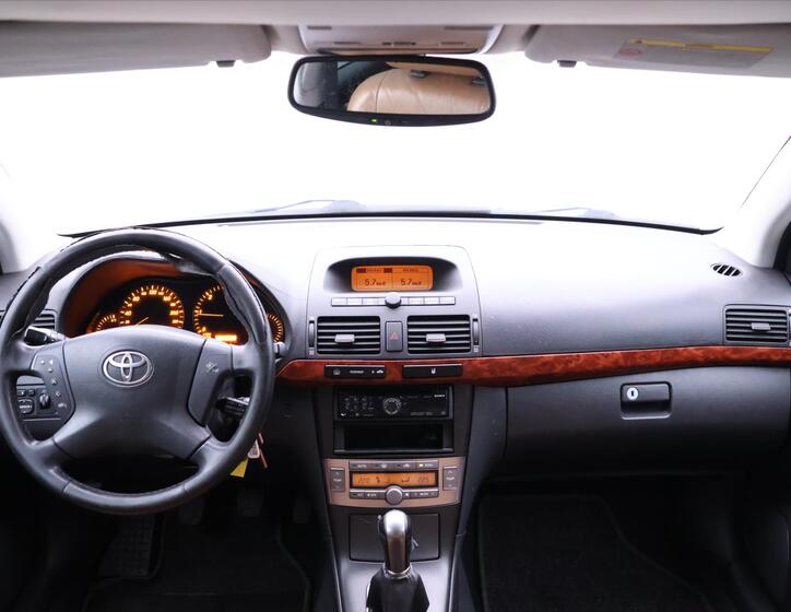 Toyota Avensis 27
