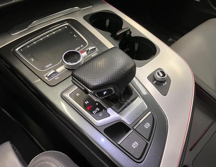 Audi Q7 12