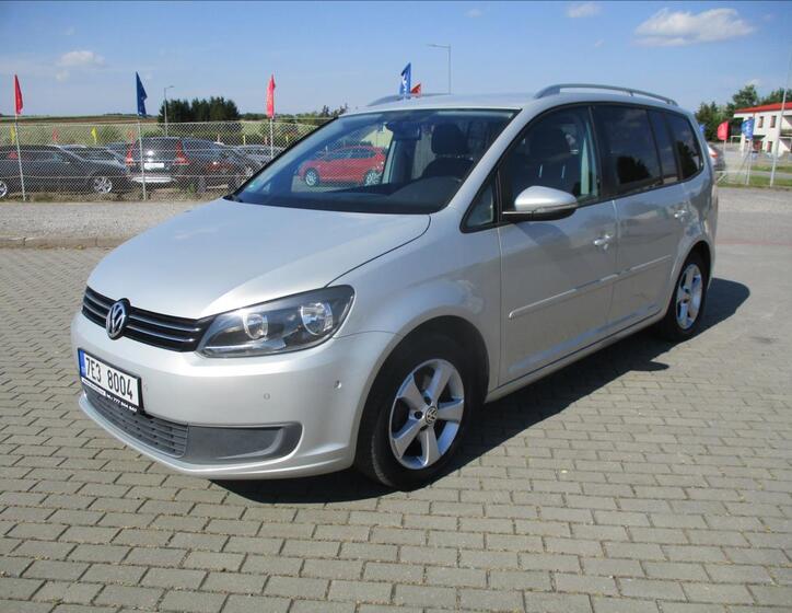 Volkswagen Touran 1
