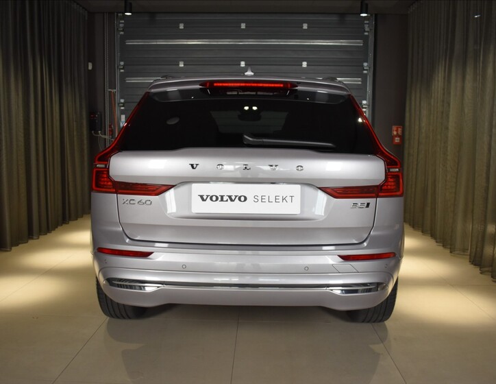 Volvo XC60 4