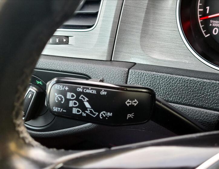 Volkswagen Golf 31
