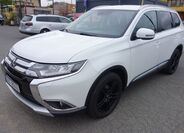 Mitsubishi Outlander 1