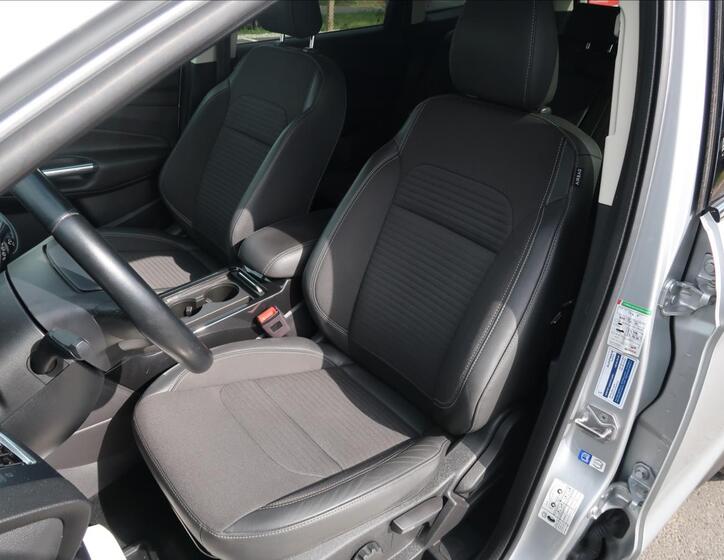 Ford Kuga 9