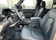 Land Rover Defender 8