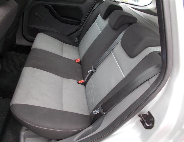 Ford Focus 13
