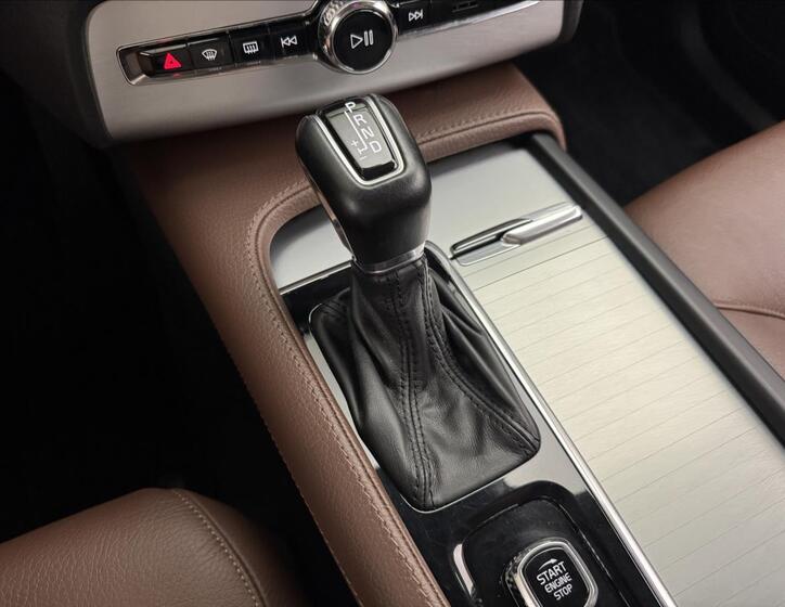 Volvo XC90 28