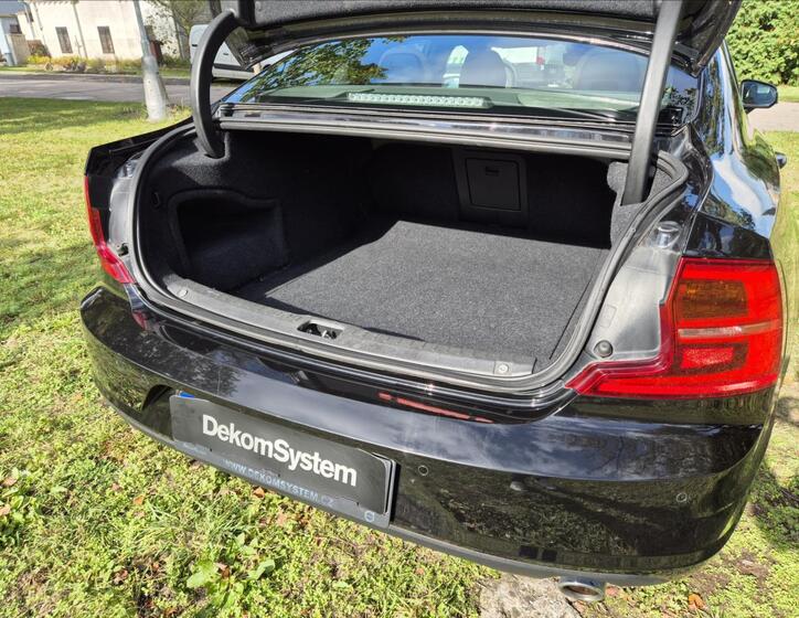 Volvo S90 12